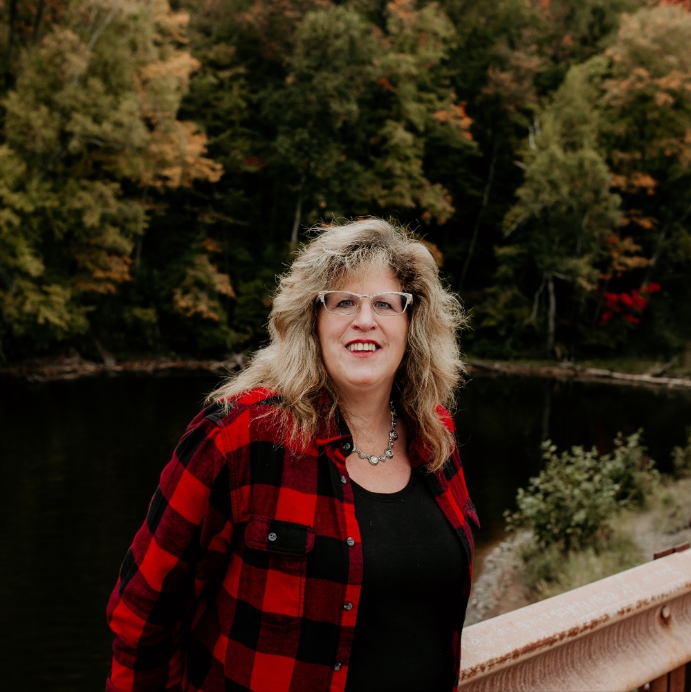 Meet your Posher, Melynda